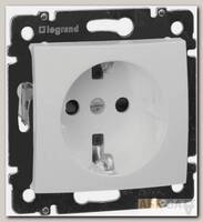 Розетка силовая Legrand Valena Classic 2K+3 с защитными шторками, на винтах, белая 774421