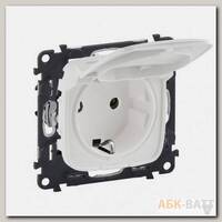 Розетка силовая Legrand Valena Allure 2K+3 с крышкой, со шторками, белая 753030+754845